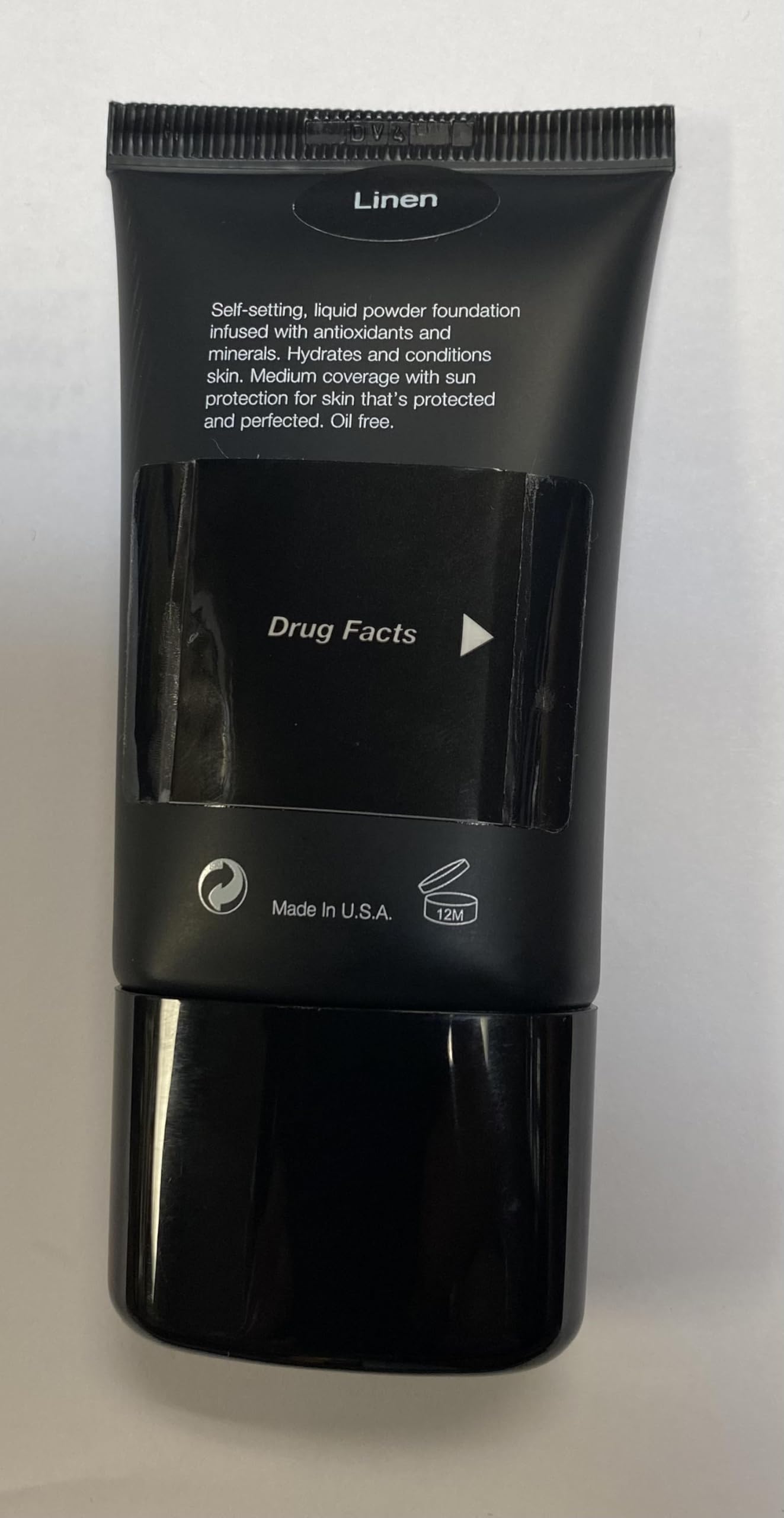 Jolie Mineral Liquid Powder Foundation SPF 15 creamy-liquid-texture creates even coverage.