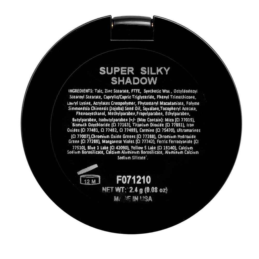 Jolie Super Silky Eye Shadow Confession application demonstrates versatile wet or dry finish.