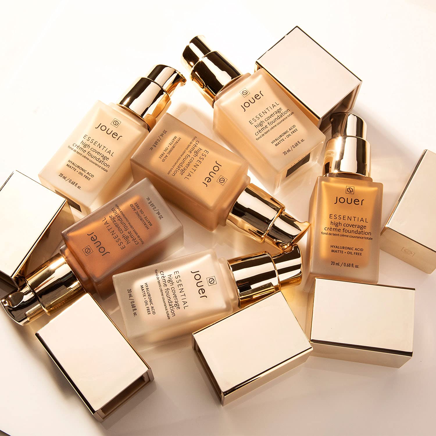 Chamomile and cucumber extracts highlight soothing hydration within the formula.