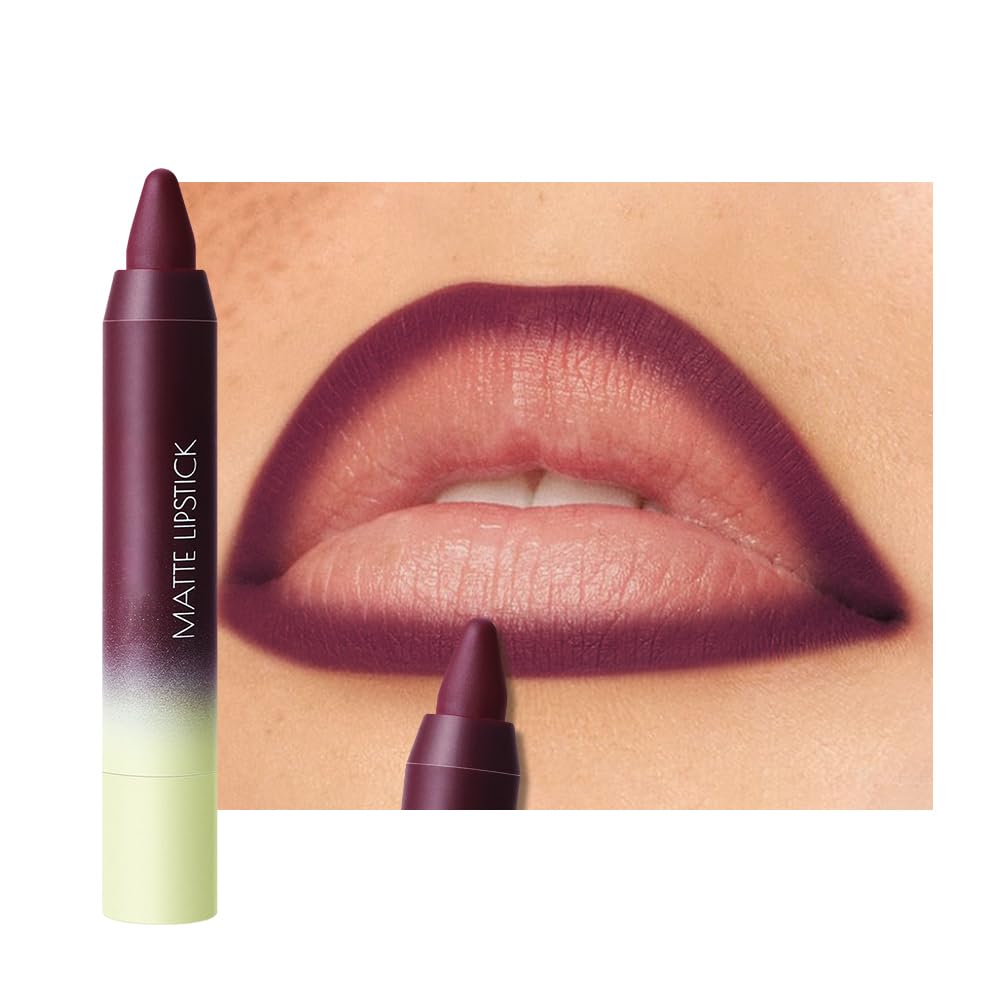 JUAAZIN matte lip crayon close-up with rich pigment and precise lip outline.