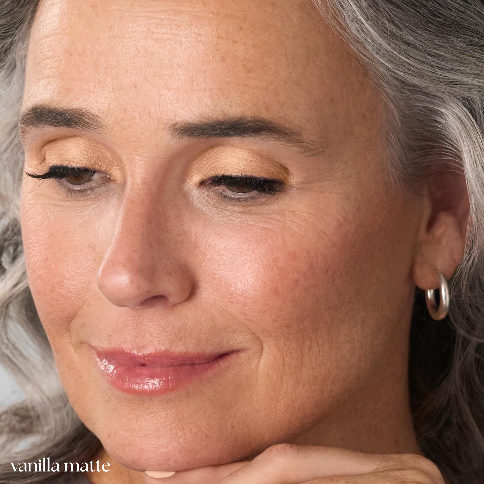 Julep Eyeshadow 101 Cream-to-Powder finish delivers waterproof wear.