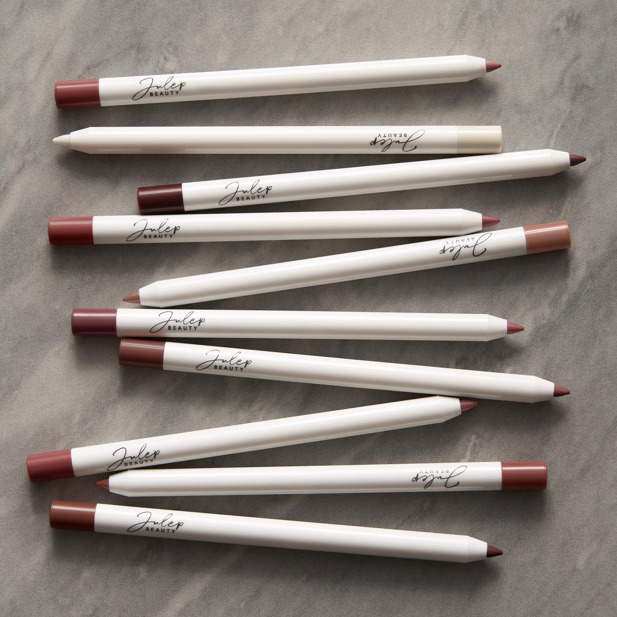 Base or full-coverage option creates versatile lip looks.