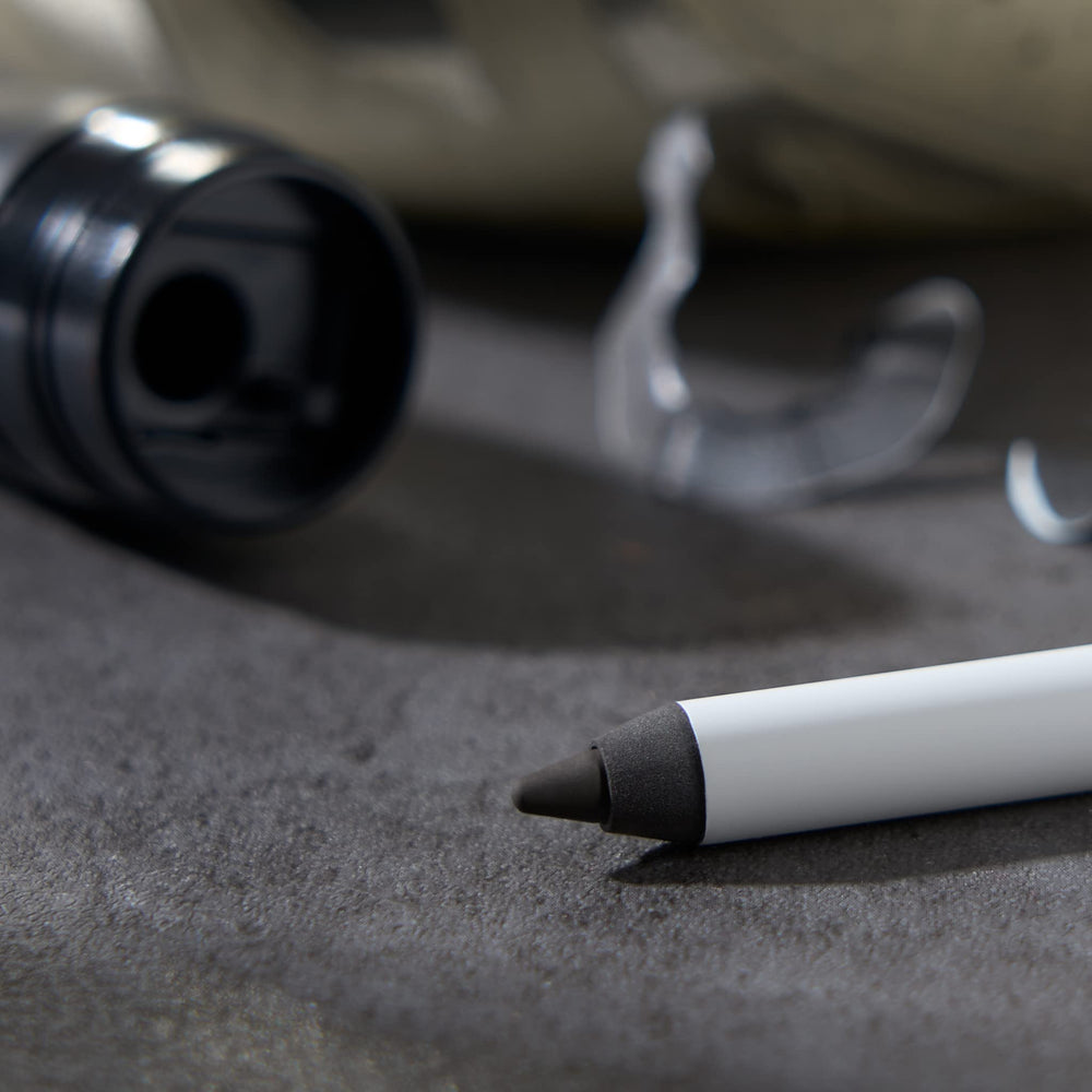 Julep When Pencil Met Gel glide delivers budge-proof wear.