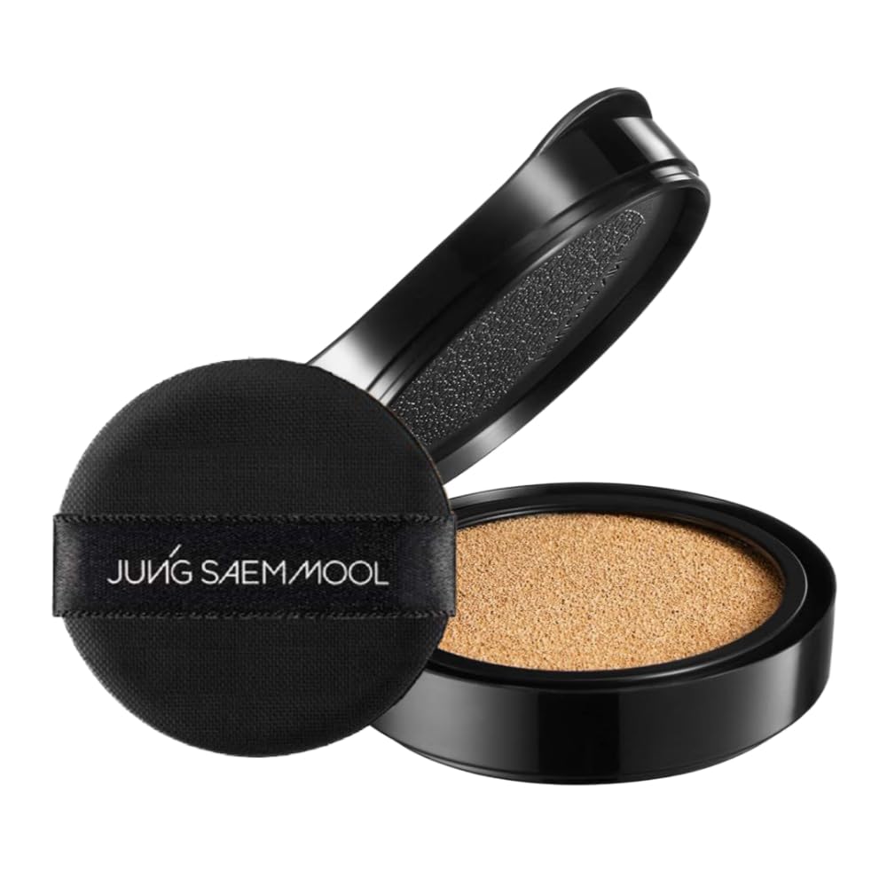 Jung Saem Mool Essential Skin Nuder Cushion 25 Bronze compact delivers a natural radiant finish.