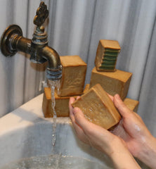 JUSIZA Aleppo soap traditional production image emphasizing artisanal craftsmanship.