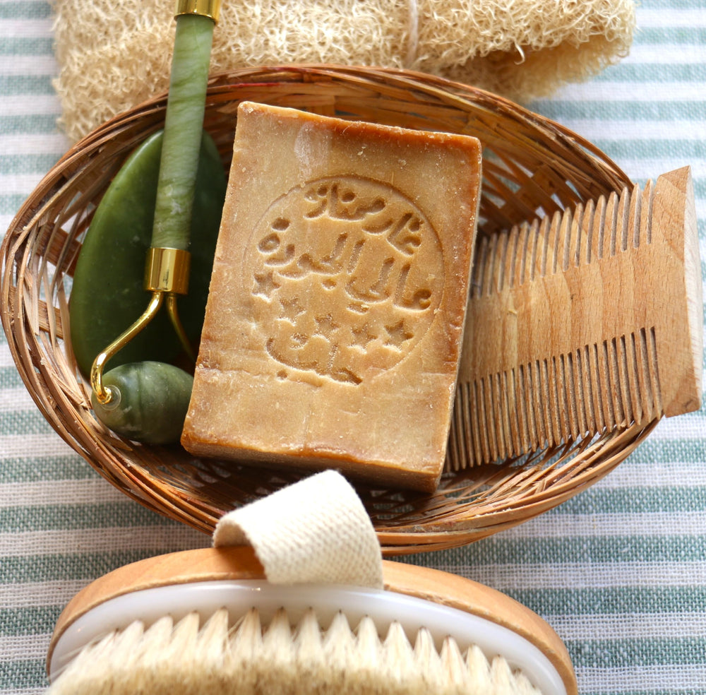 JUSIZA Aleppo soap vegan handmade label underscoring pure, additive-free care.