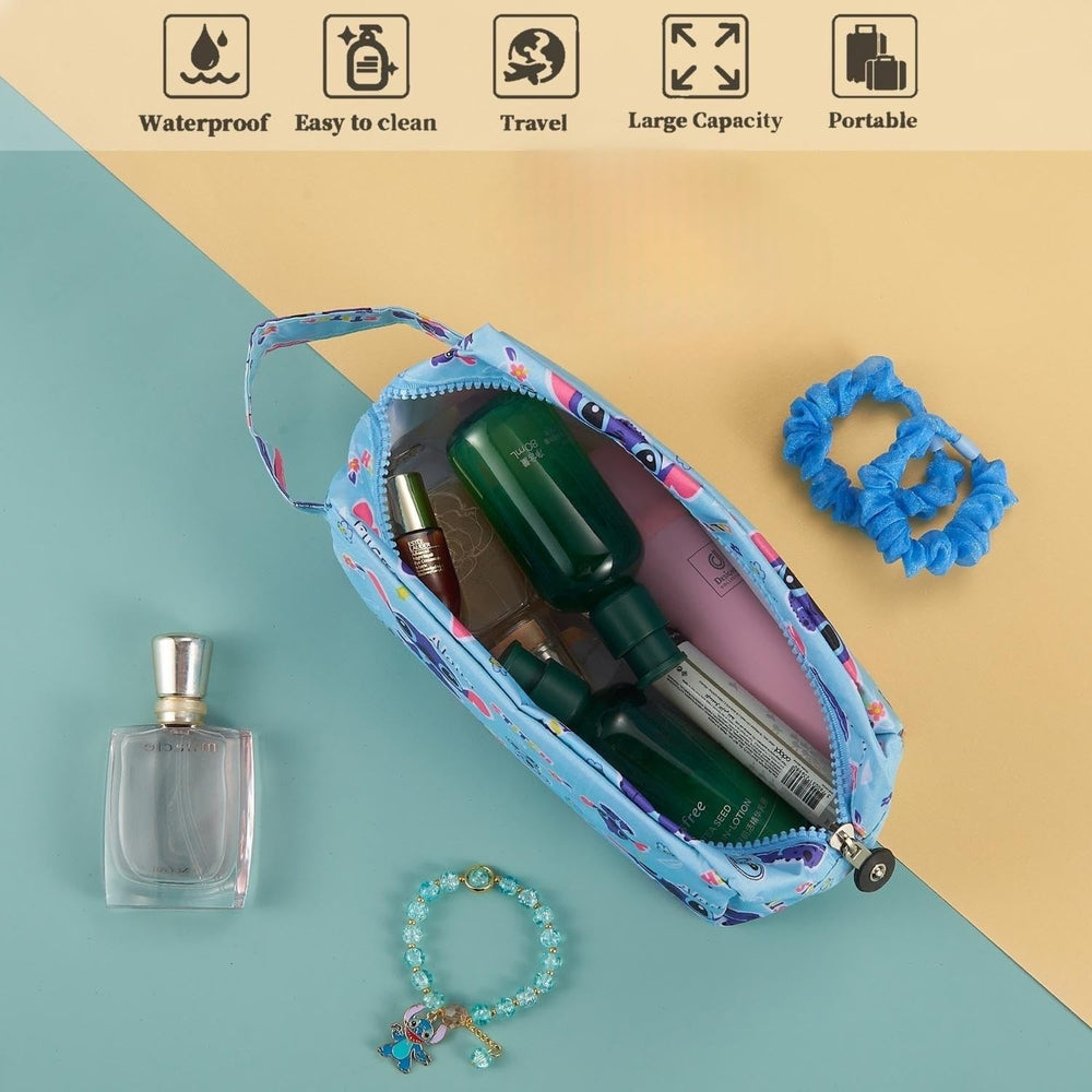 JWDWYX Stich travel-friendly design fits in luggage and keeps cosmetics organized.