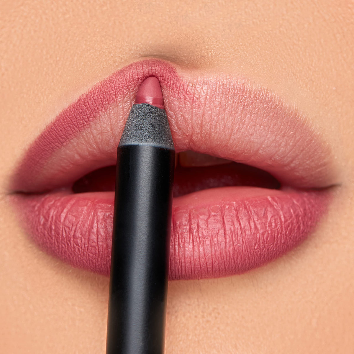 K7L Pink Lip Crayon packshot highlights vegan waterproof lip liner for all-day wear.