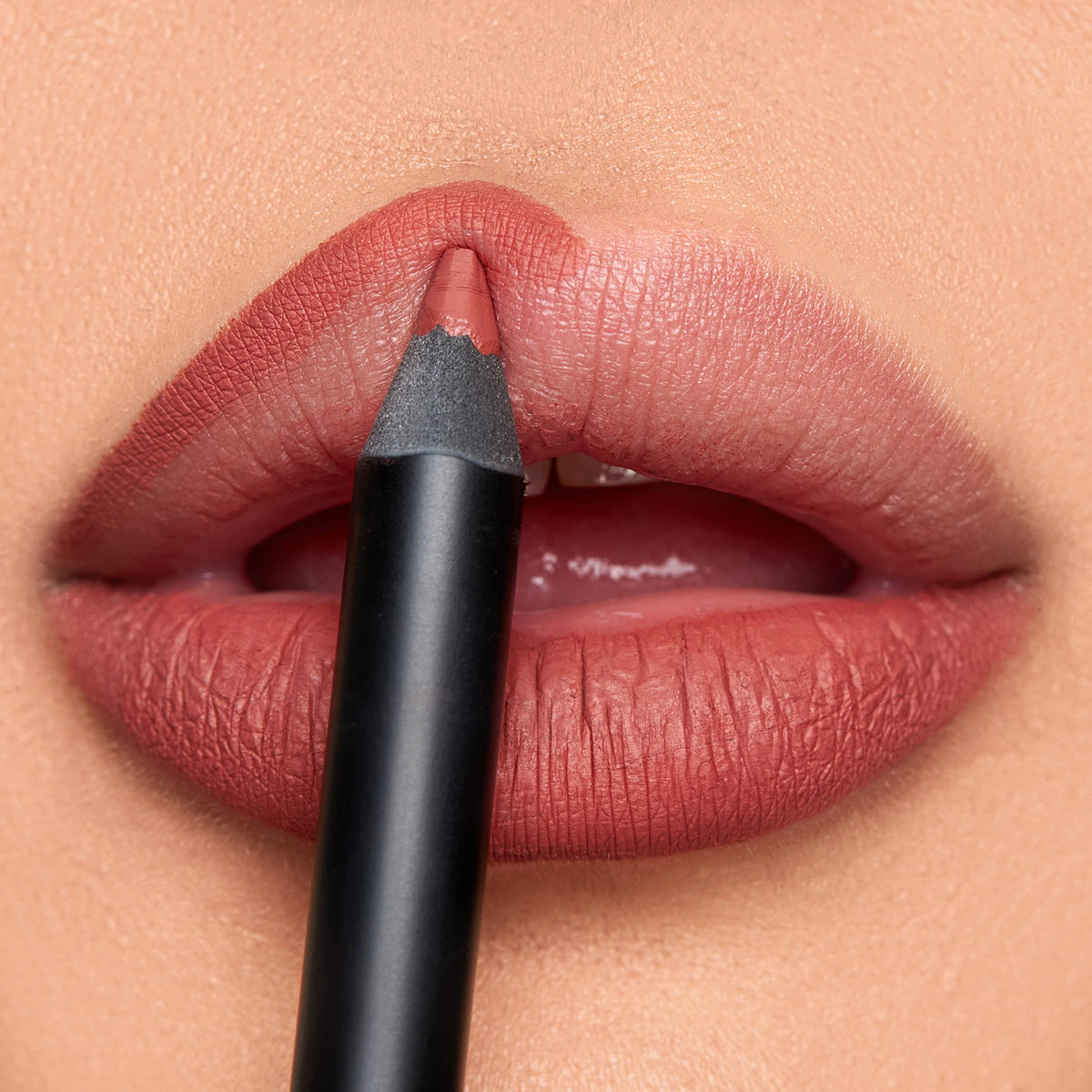 K7L Rustic Brown Lip Crayon packaging, vegan formula and bold look.