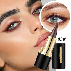 Kaely waterproof test shows smudge-proof longevity of the gel eyeliner pencil.