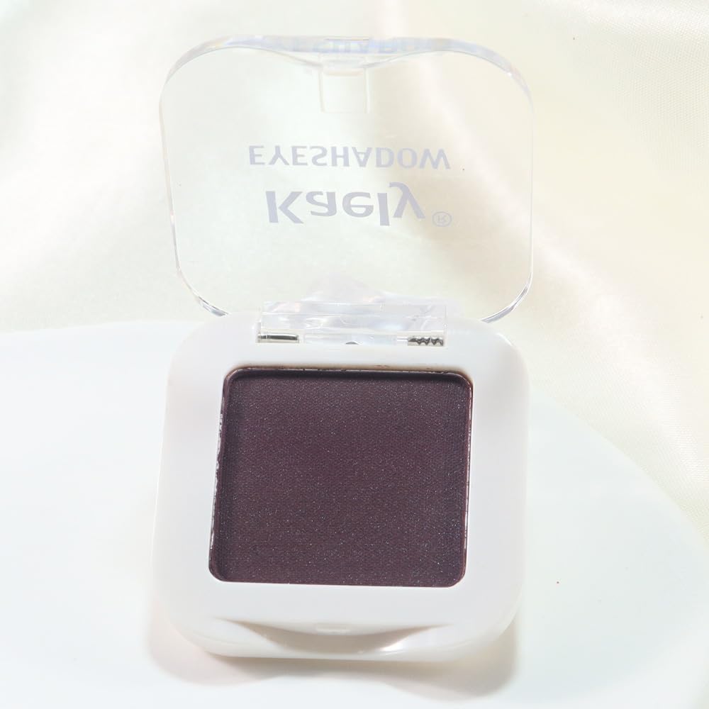Kaely Smokey Plum on lid creates soft, seamless fade and definition.