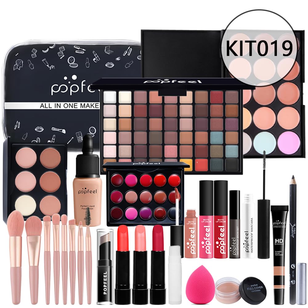 KARUIZI travel bag neatly stores the full kit for on-the-go beauty.