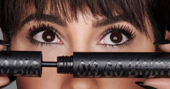 Kat Von D Go Big or Go Home Mascara Trooper Black brush close-up for fluffy volume