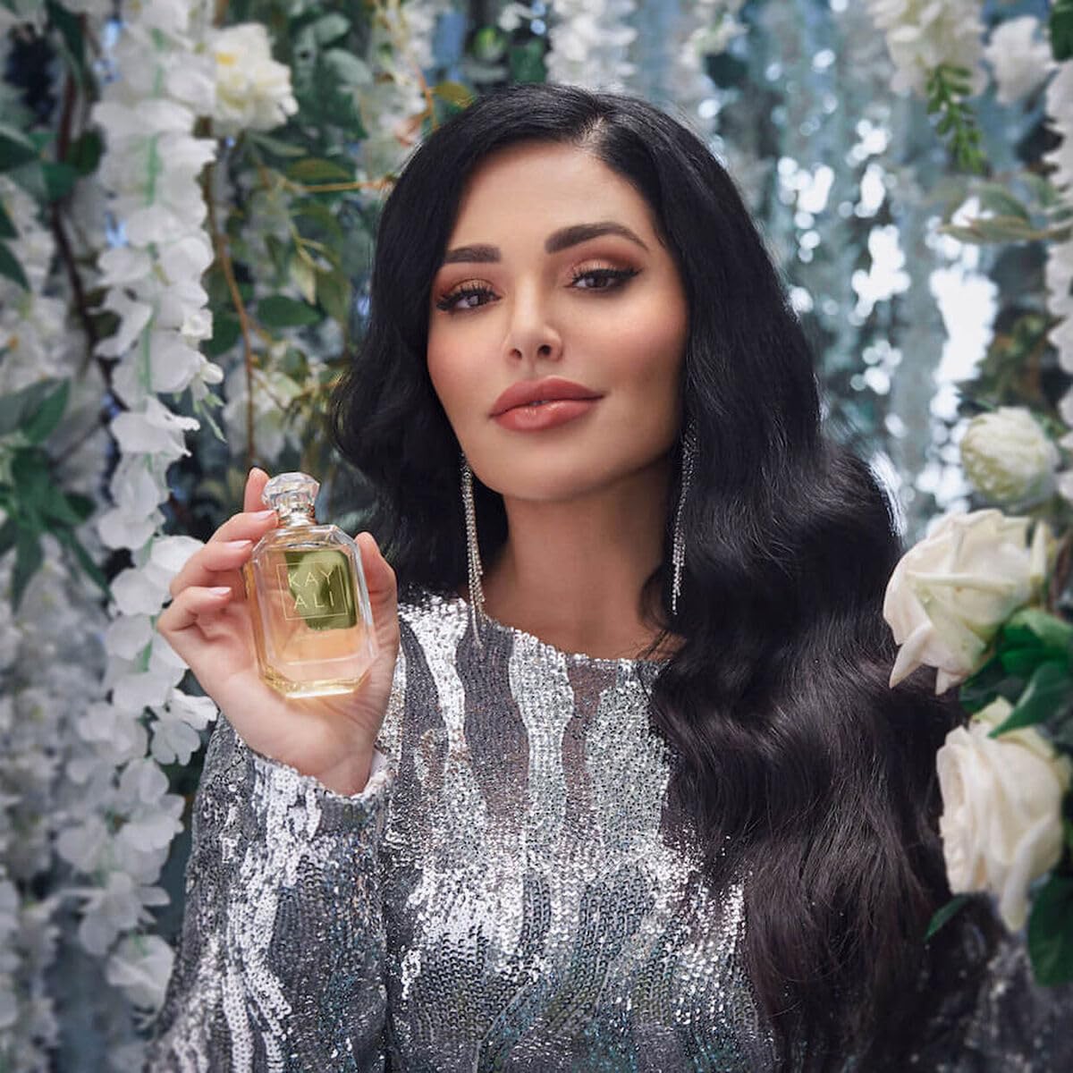 Kayali Deja Vu White Flower 57 gift box presentation
