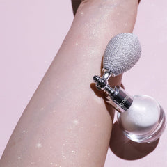 Kaynest body glitter highlighter spray on shoulders and collarbone with pearl-white glow
