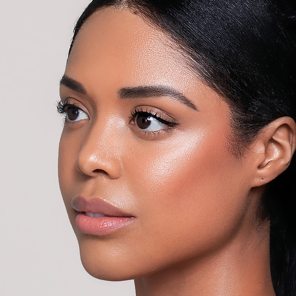 Kevyn Aucoin contrast stick forehead sculpt creates symmetry and dimension.