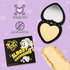 KimChiChic Almost Catfished caja diseño compacto ideal para retoques en cualquier lugar.