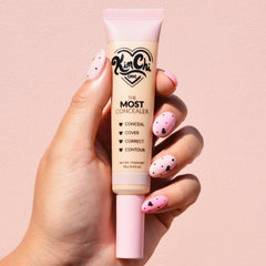 KimChiChic concealer brush applicator for smooth, targeted application and even blending.