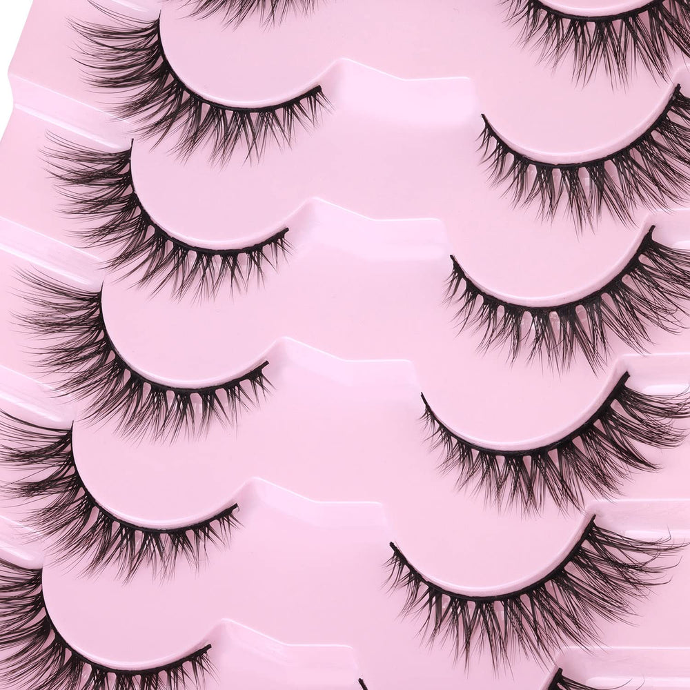 Kiromiro Lashes natural look band blends with lashes.