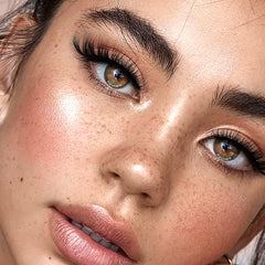 Kiromiro soft-band lashes offer comfortable wear and easy removal.