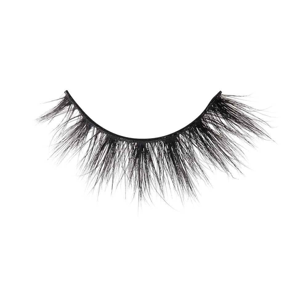 KISS Masterpiece 12mm lashes for glamorous, balanced drama