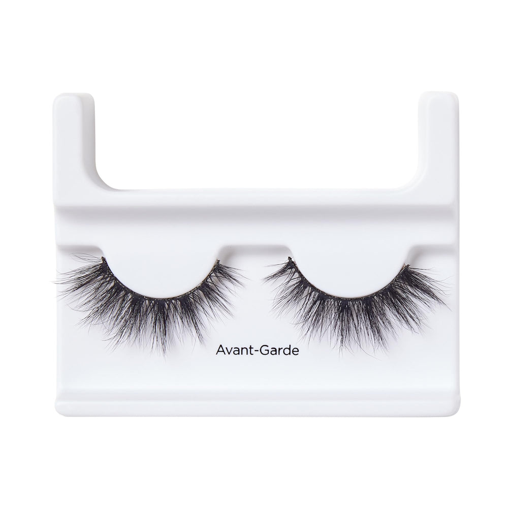 KISS Masterpiece Soft glossy fibers for polished glamour