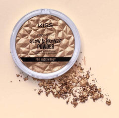 KISS NEW YORK Pro Touch Glow and Bronze Powder body glow on decollete.