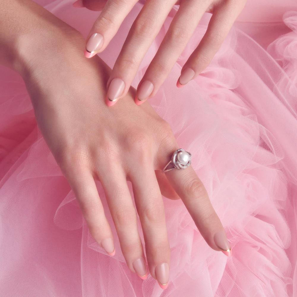 Salon-like finish at home with pink gel glue included.