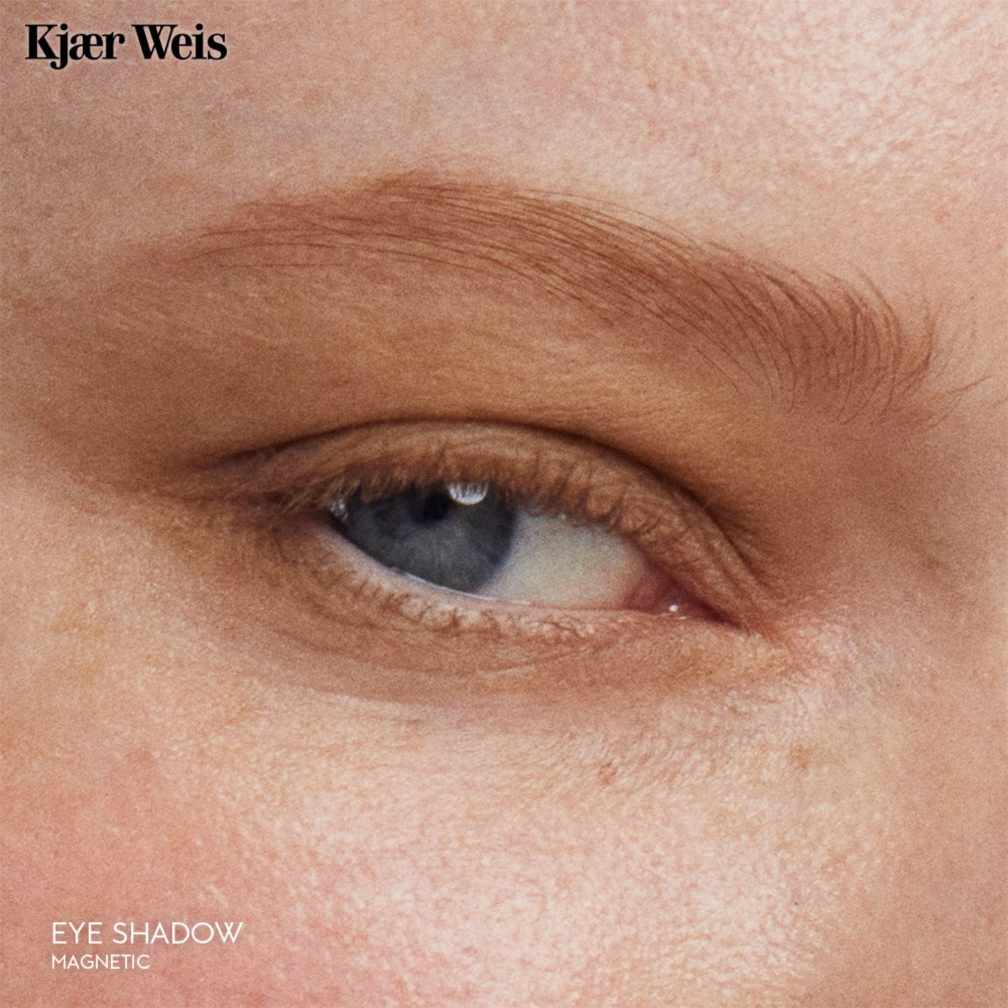 Kjaer Weis Magnetic shade swirls on the lid with rich pigment