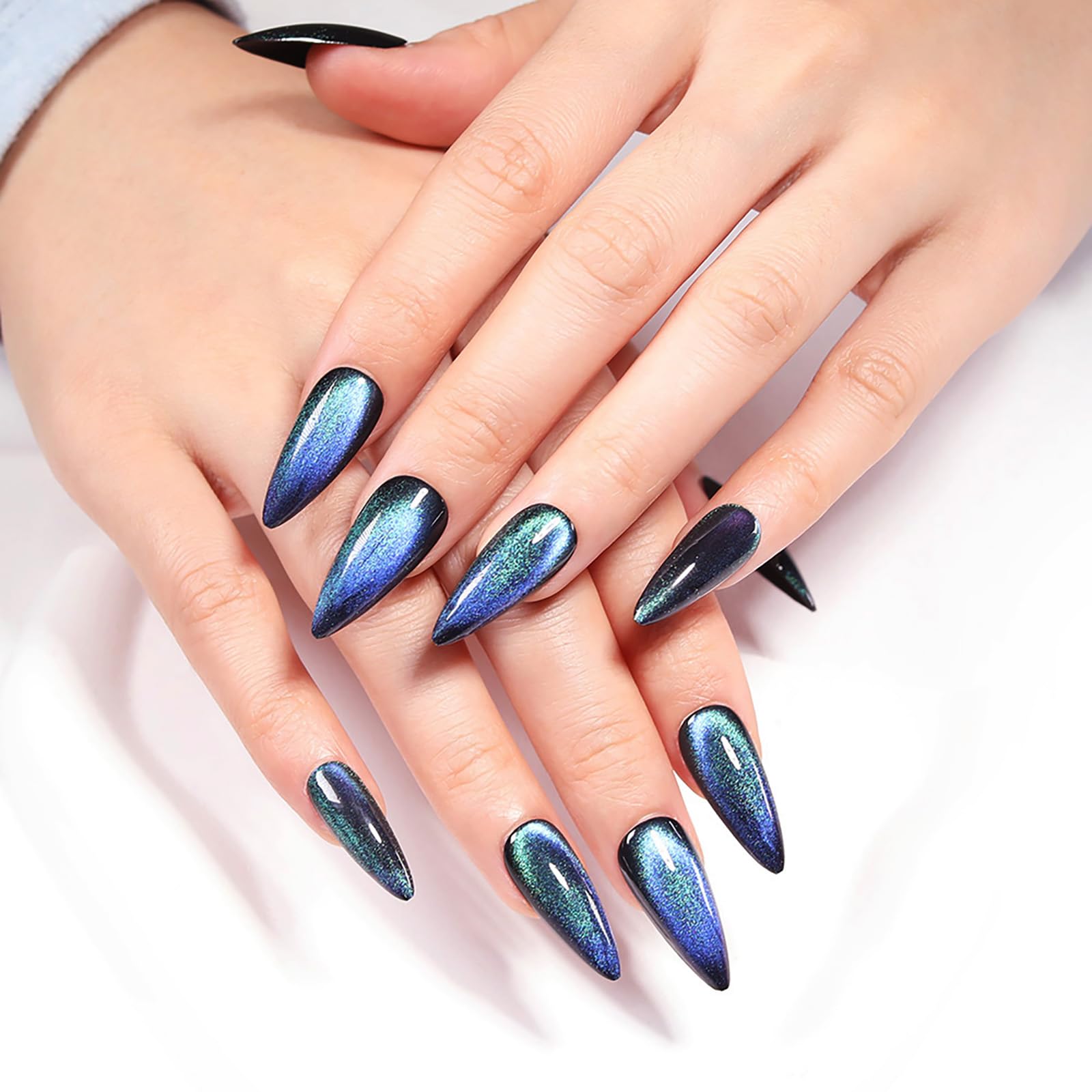 KKUUOO Velvet effect nails with soft sheen under lighting.
