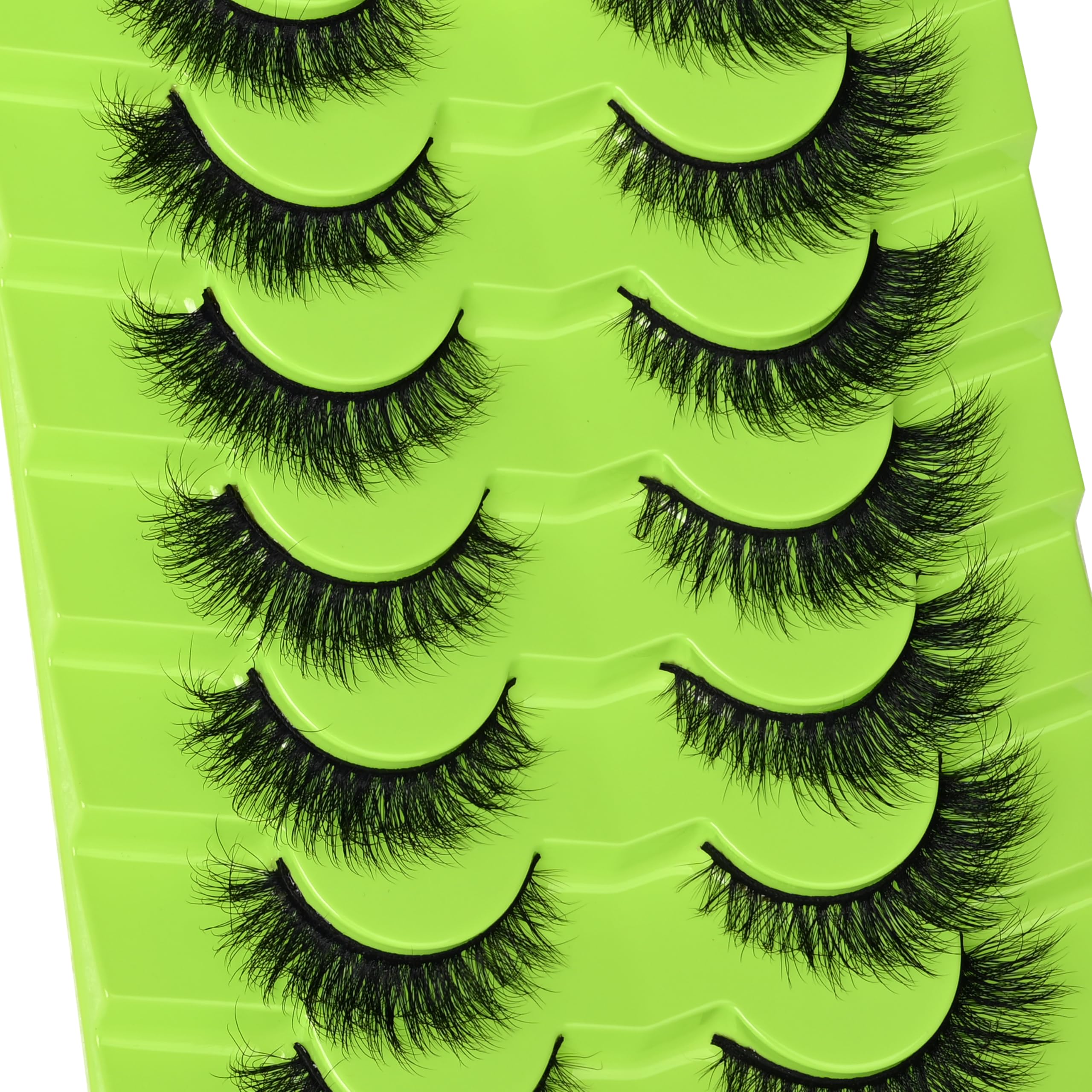 Kmilro cruelty-free lashes deliver a feather-like, airy feel