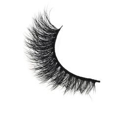 Kmilro wispy lashes with transparent band for comfortable all-day wear
