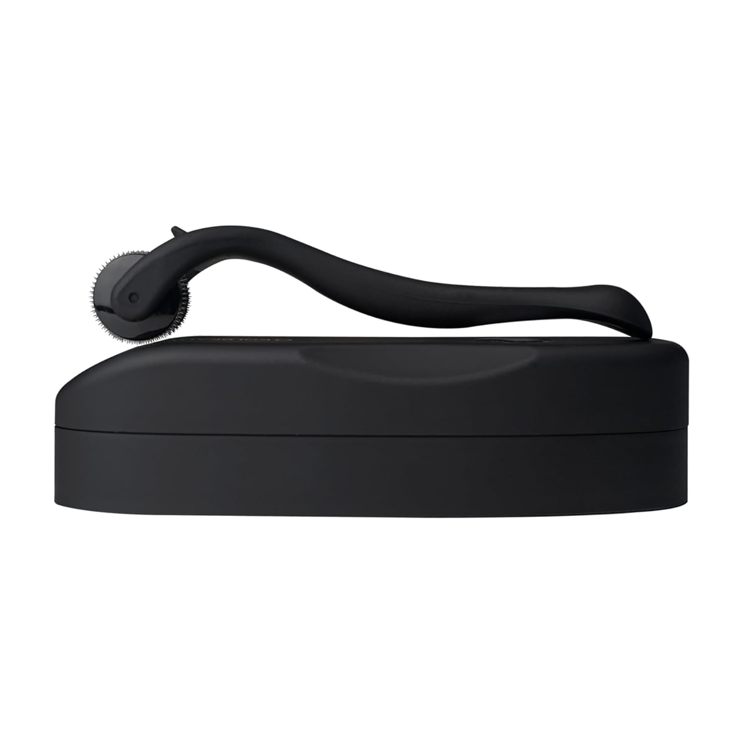 Frosted grip on Koi Beauty derma roller for easy handling