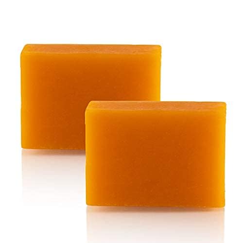 Kojie San underarms use demonstration for even tone.