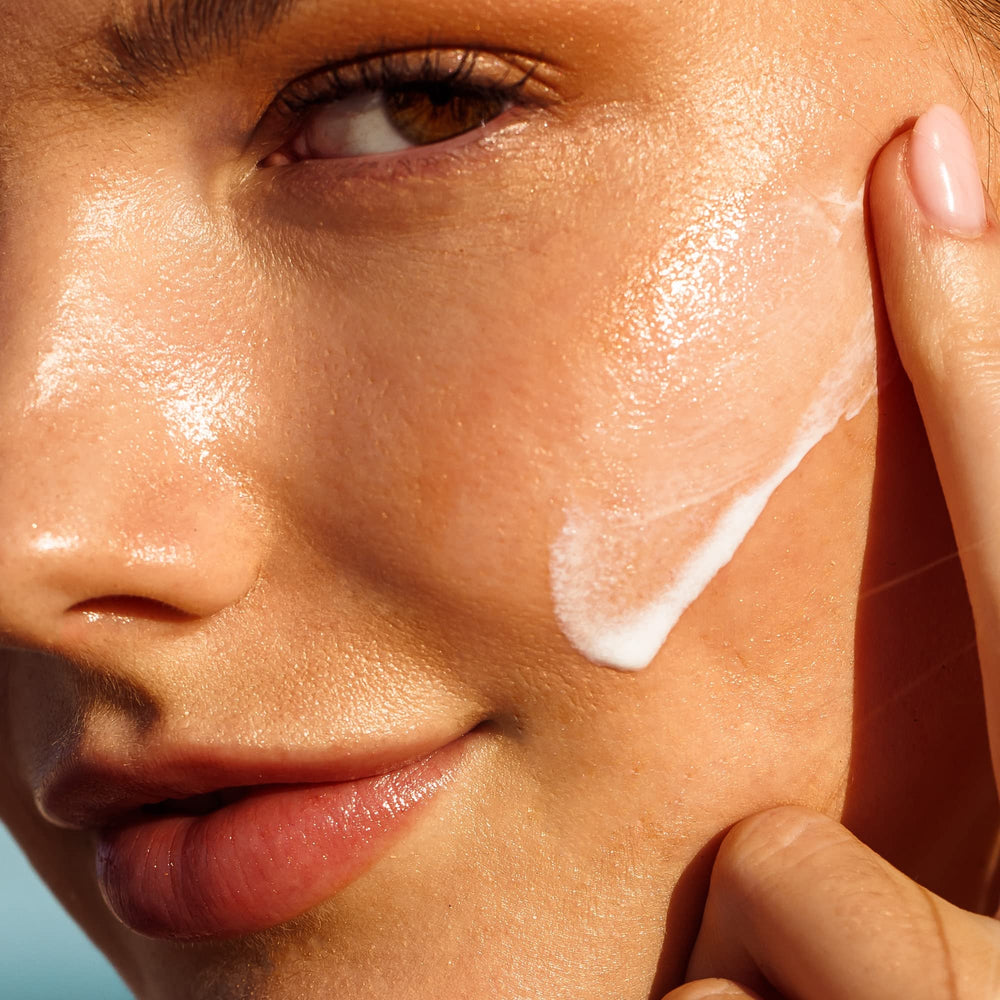 Kopari Antioxidant Face Shield includes raspberry oil with antioxidants.