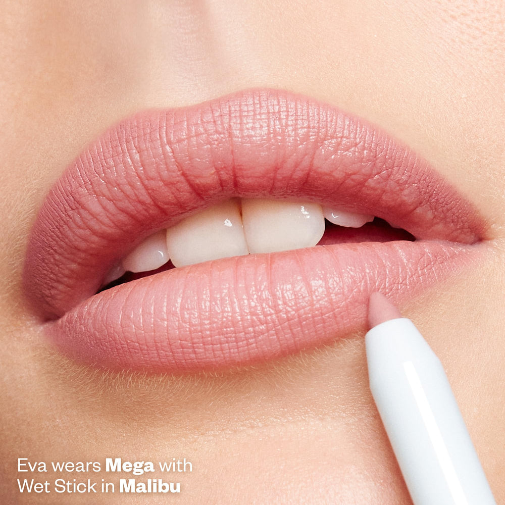 Kosas Hotliner built-in brush blends lines for a seamless finish.