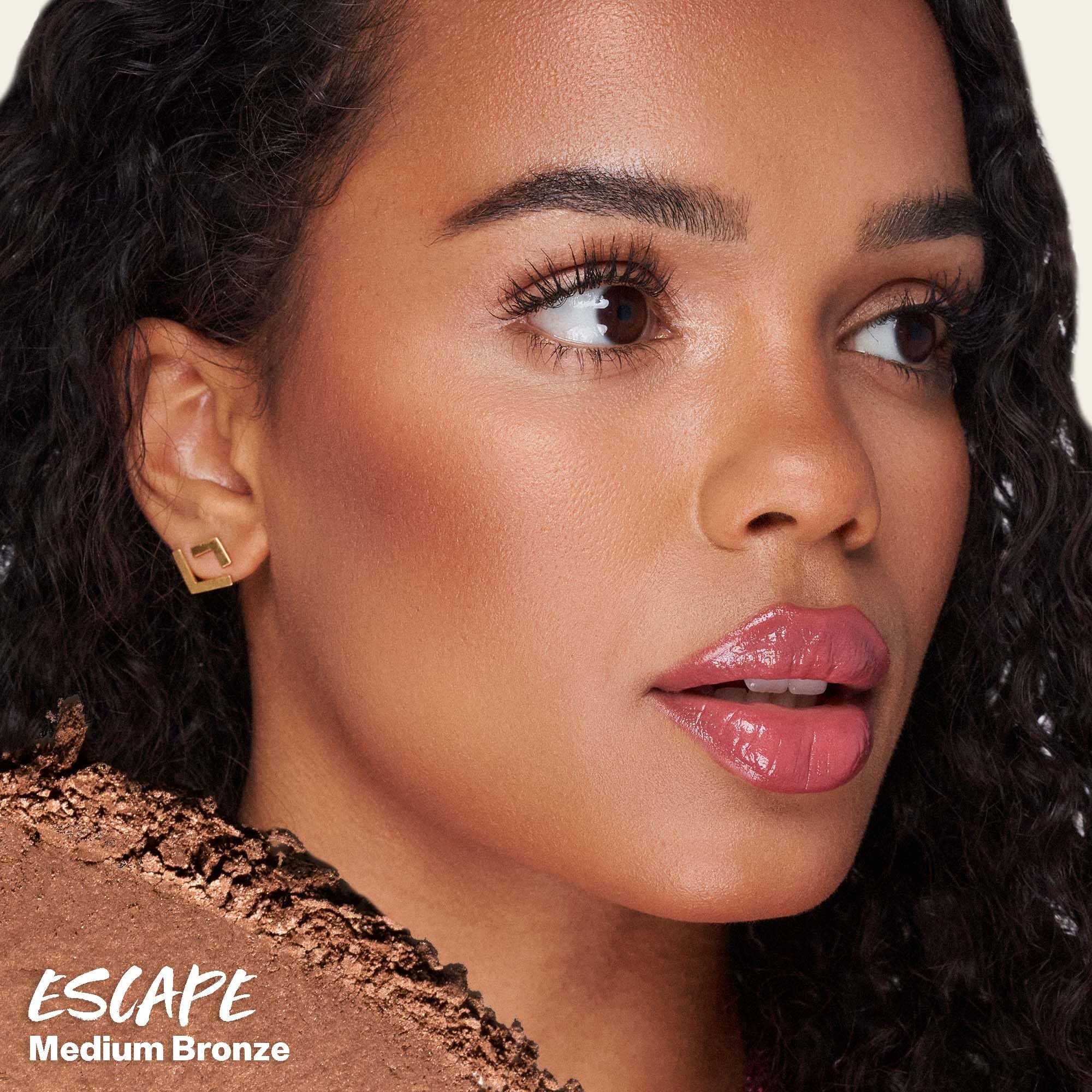 Texture close-up of Kosas Sun Show Glowy Warmth Tropic for creamy blend