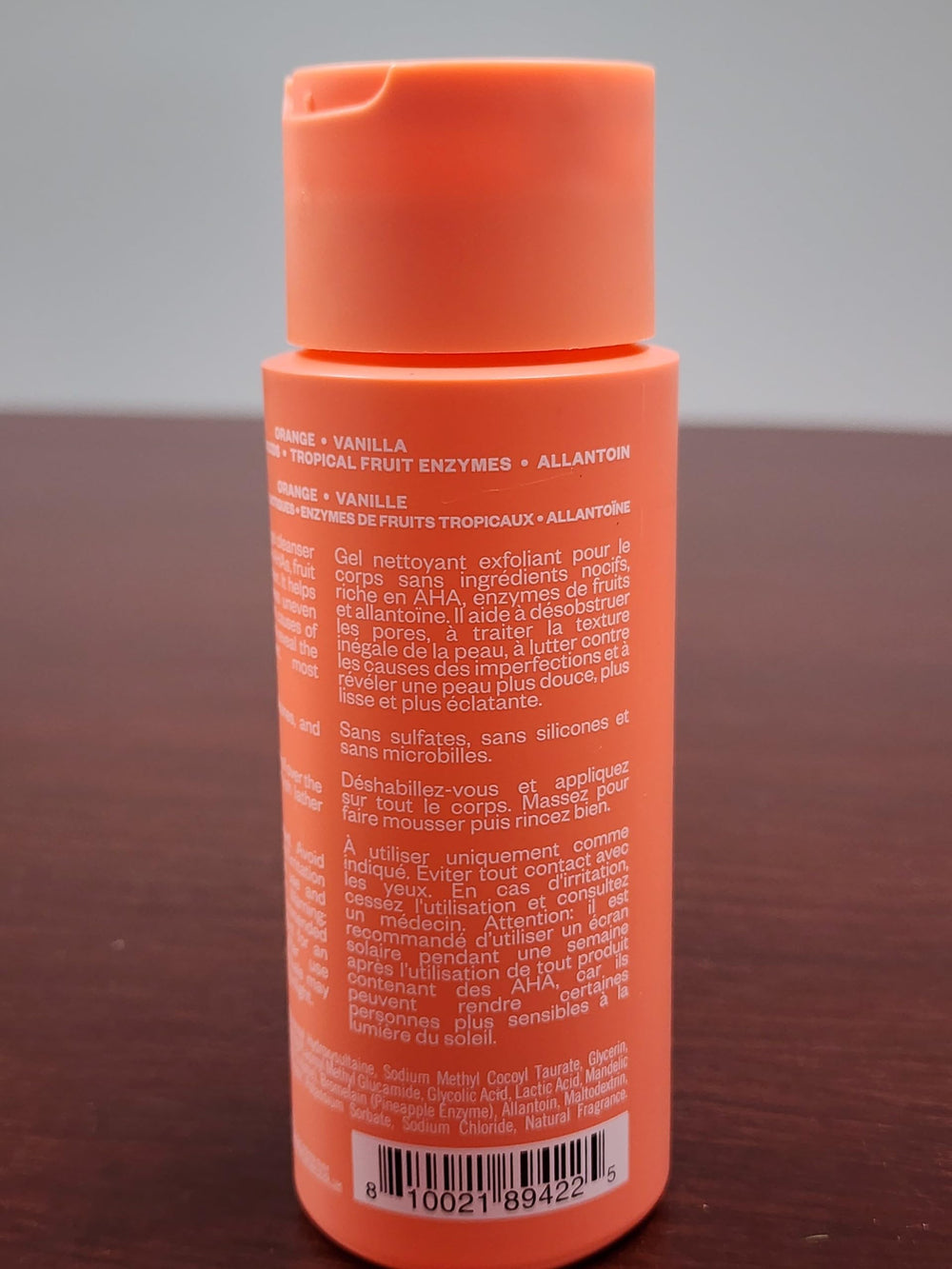 Kosasport Good Body Skin Exfoliating Cleanser uses clean surfactants to protect the skin barrier.