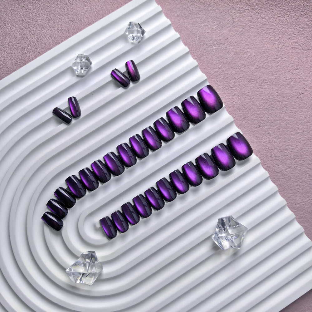KQueenest cat eye nails kit includes glue and tools for easy reuse.