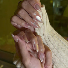 KQueenest cat eye nails delivering chrome-like shine for standout style