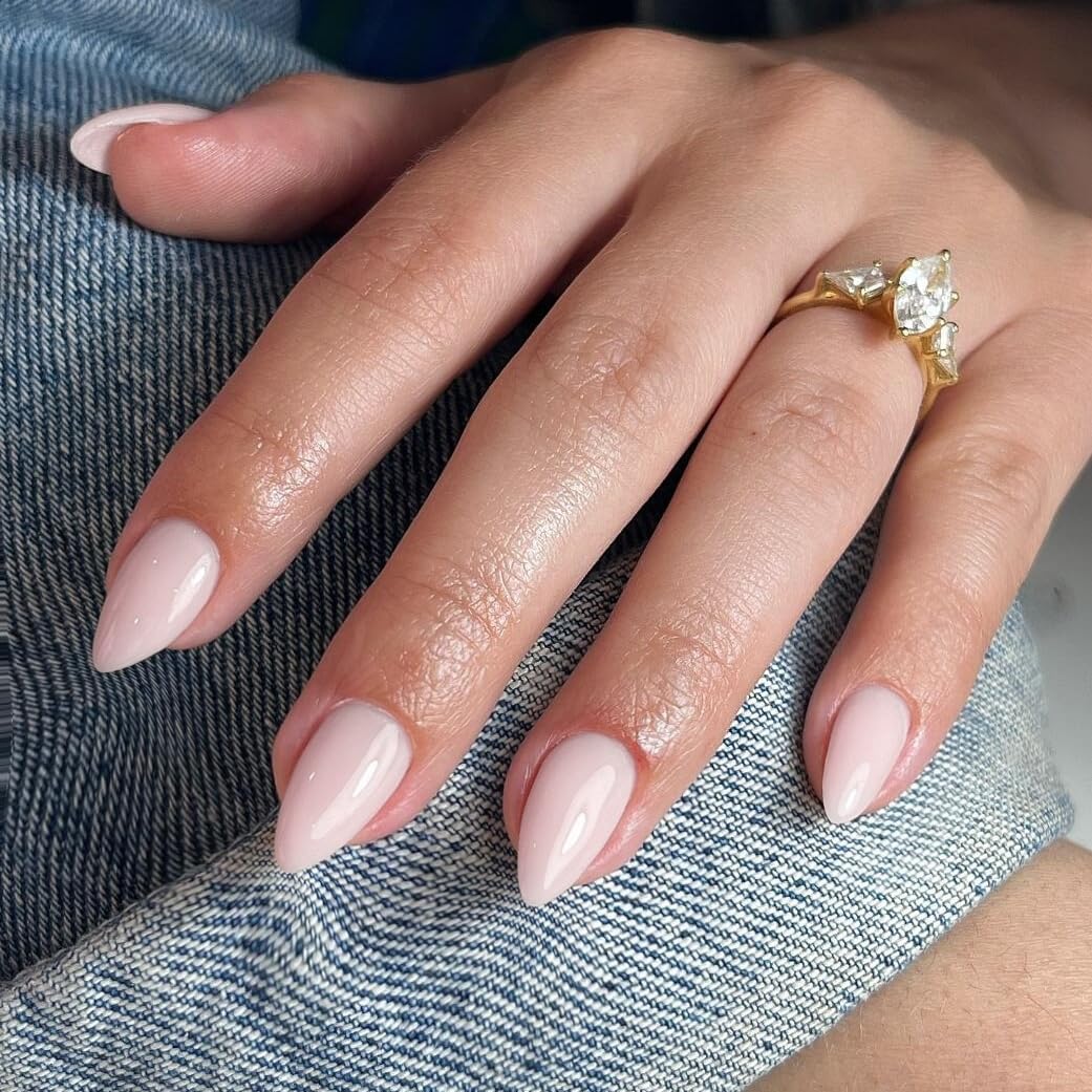 KQueenest glossy finish close-up highlights durable, reusable nails