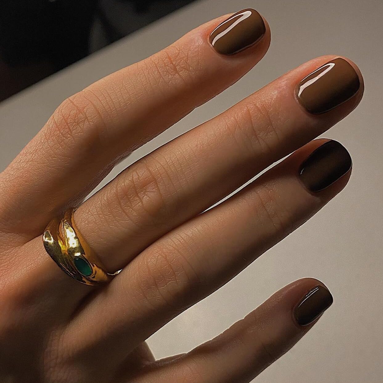 KQueenest natural-fit brown press-on nails for everyday elegance