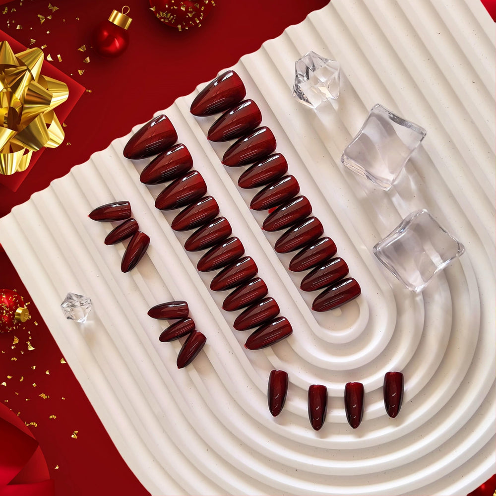 KQueenest Sparkly Shiny nails set enhances photo-ready shine.