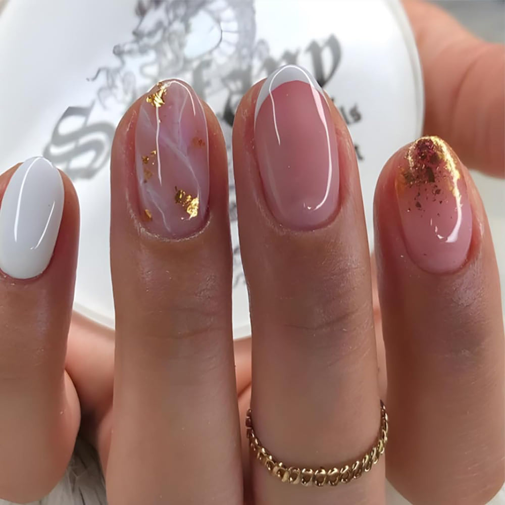 KSTBJN French tip nails with glitter design for a chic look