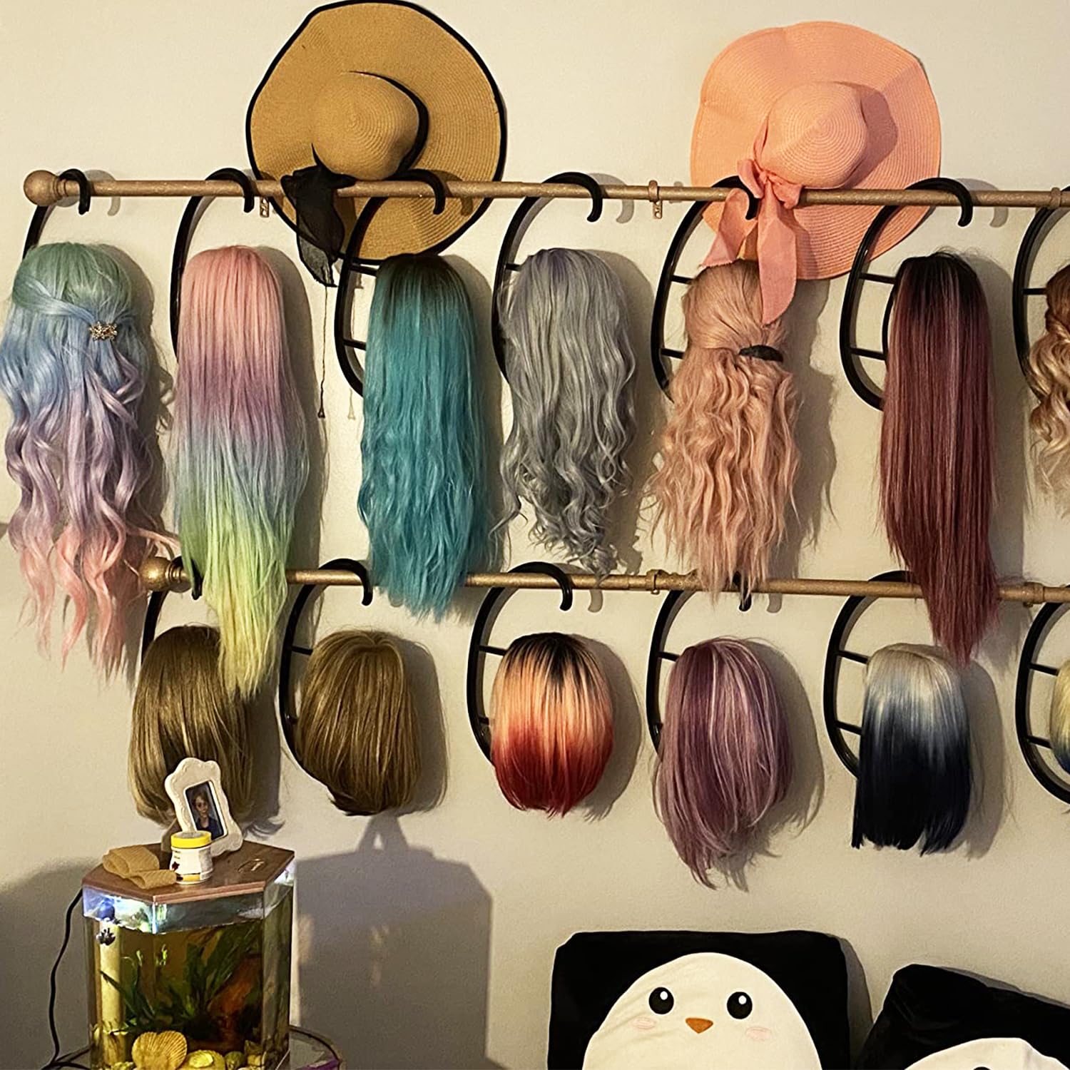 KUKLIPJIM wig hanger doubles as a quick drying rack for wigs.