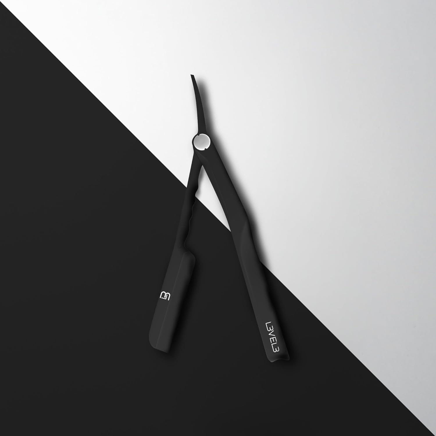 L3 Milly Razor Holder stainless body demonstrates durability for daily barber tools.