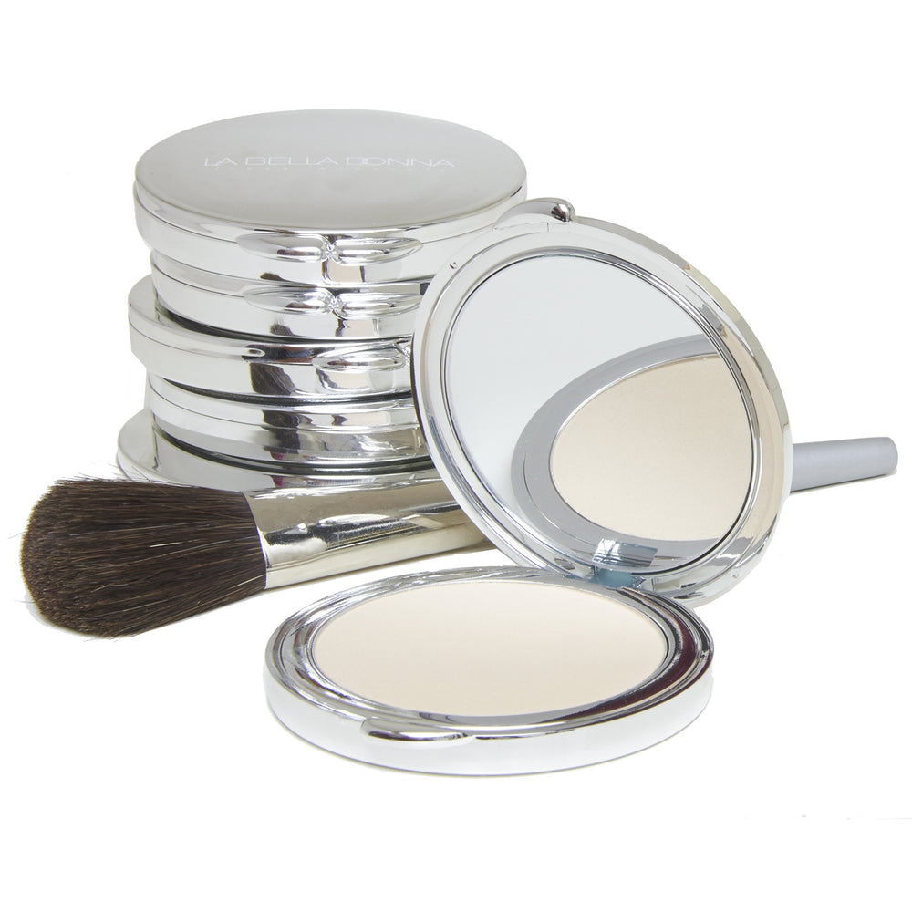 La Bella Donna brush application scene shows easy blending for seamless contour.