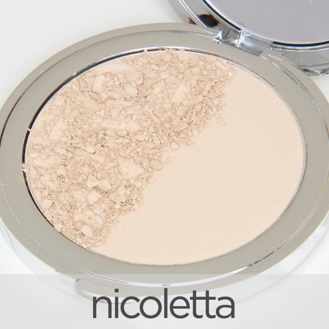 La Bella Donna Nicoletta compact mirror closed for portable coverage