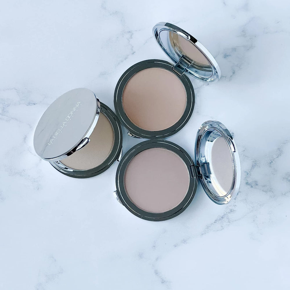 La Bella Donna sun kissed finish compact delivers natural radiance