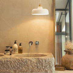 La Compagnie de Provence bottle highlights shea butter and coconut oil for gentle cleansing.